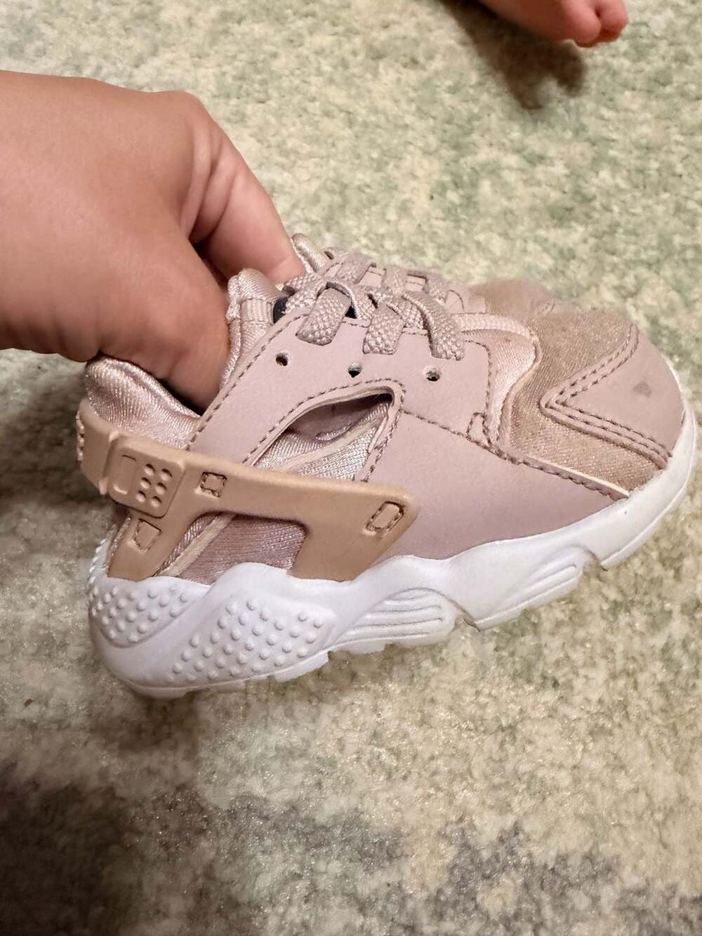 Nike Air Huarache Run Size 4C Pink Toddler Sneakers